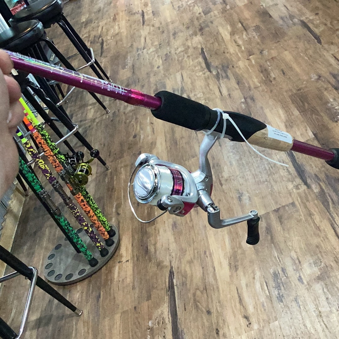 Okuma steeler pink spinning